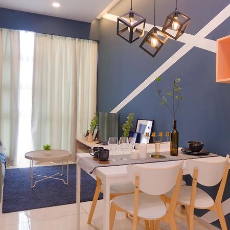 Robertson Cozy 3 Bedroom Family Suite With Netflix กัวลาลัมเปอร์ ภายนอก รูปภาพ