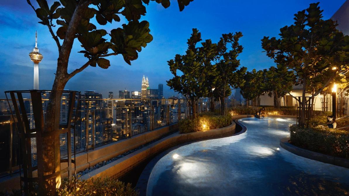 Robertson Cozy 3 Bedroom Family Suite With Netflix กัวลาลัมเปอร์ ภายนอก รูปภาพ