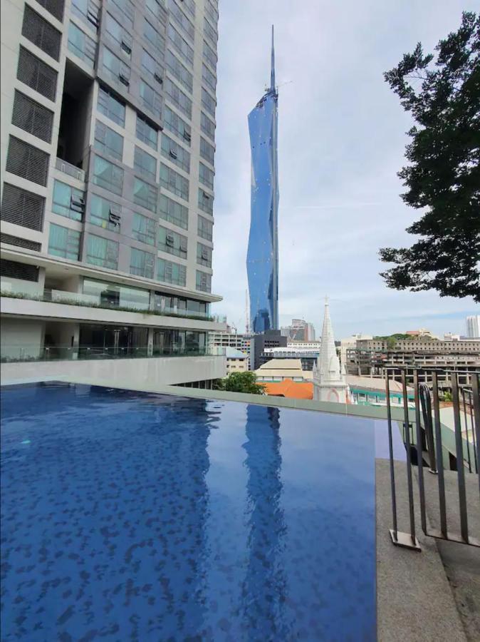 Robertson Cozy 3 Bedroom Family Suite With Netflix กัวลาลัมเปอร์ ภายนอก รูปภาพ